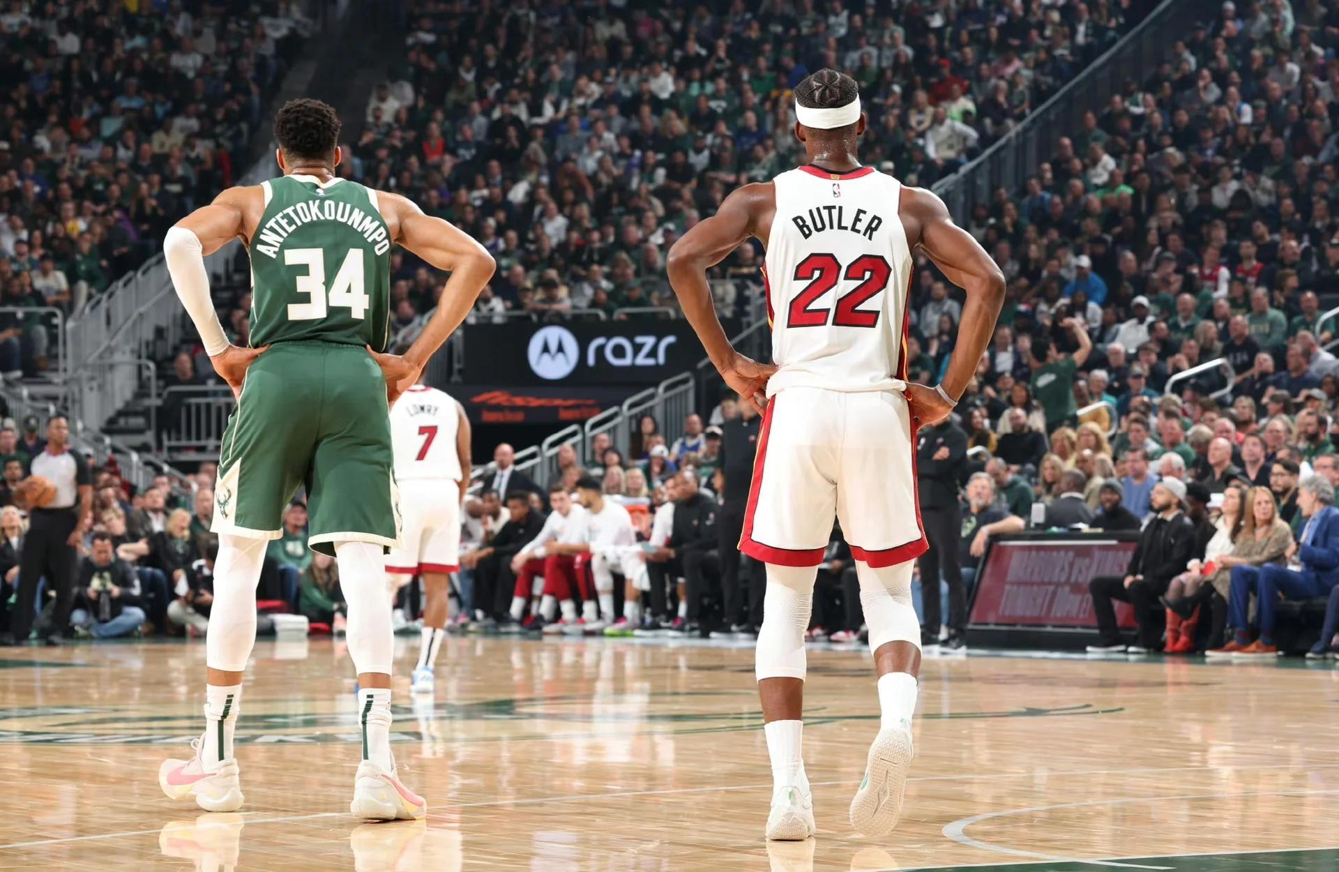 包含热火球星三分绝杀，全场观众热烈欢呼，两个网站业务回复影响如此原因.的词条