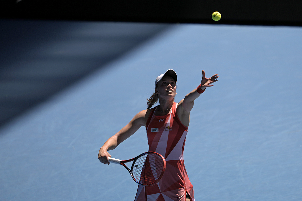 真人体育娱乐平台科维托娃在巴塞罗那比赛中持续失利，险胜引发热议！