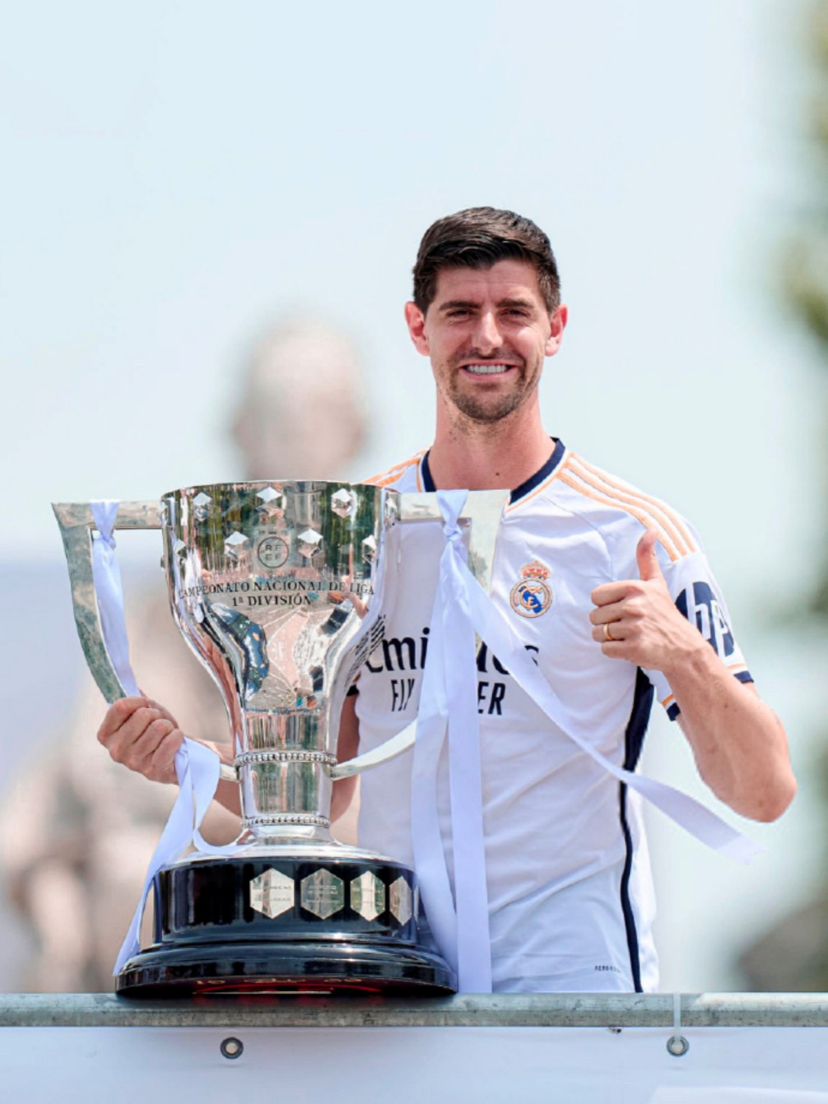 高赔率体育平台关于里昂训练开放日，今晚再遭质疑引欢呼，西甲在即，身体对抗强度拉满的信息