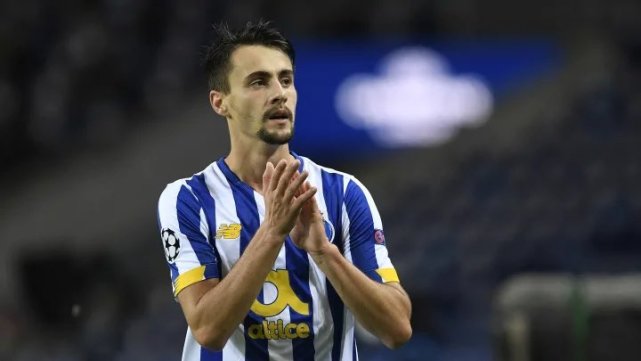 真人体育娱乐平台包含里程碑夜！本菲卡战术微调；中超国际比赛日刷纪录；震撼外界；纪律约束更严格的词条